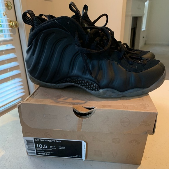 Nike Other - Nike foamposite sneakers